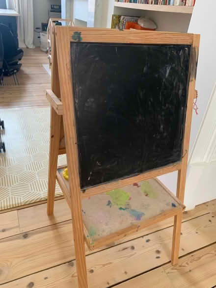 Photo of free Kids easel (Battlefield, Glasgow) #1