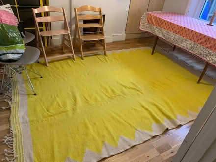 Photo of free Large yellow rug (Kilburn NW6) #1