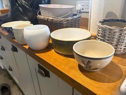 Photo of free Collection of plant pots / bowls / baskets (Bradford on Avon BA15) #4