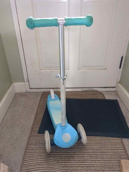 Photo of free Kids scooter (Carlton WF3) #1