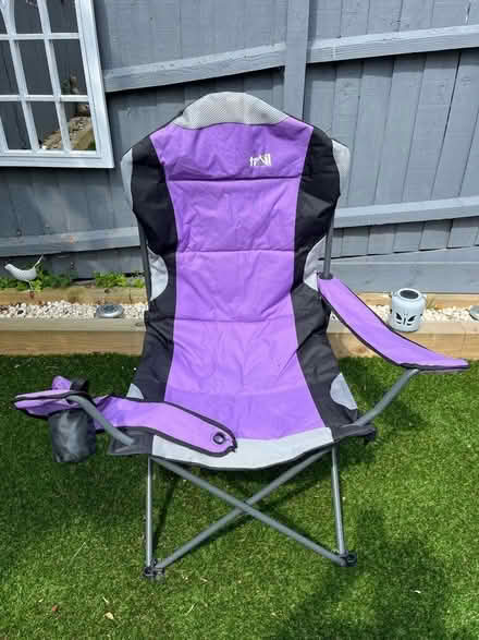 Photo of free Fold up chair with one broken arm (Wigston LE18) #2