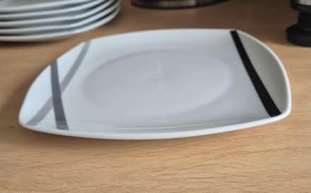 Photo of free 16 piece dinner set (Welling DA16) #4