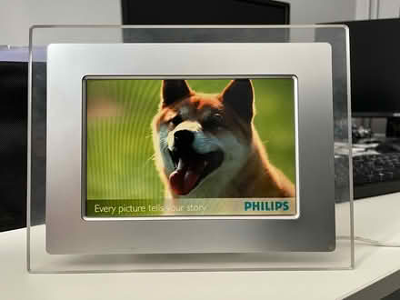 Photo of free Philips digital photo frame (Cheltenham GL51) #2