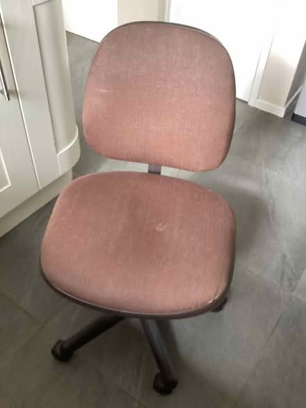 Photo of free Executive office or gaming chair (Poynton SK12) #1