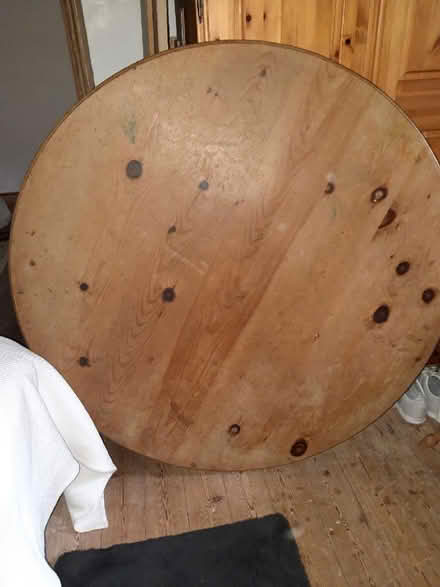 Photo of free Round table (Higher Hurdsfield SK10) #1