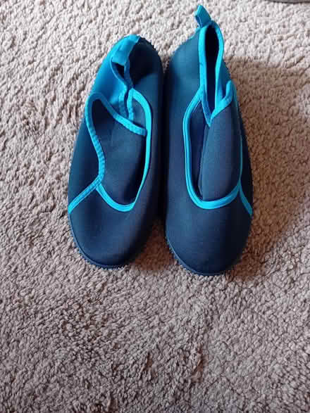 Photo of free 2x kids water shoes size 2 (CW1 Crewe) #2