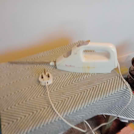 Photo of free Electric carving knife (CF83 1BR- Caerphilly) #2