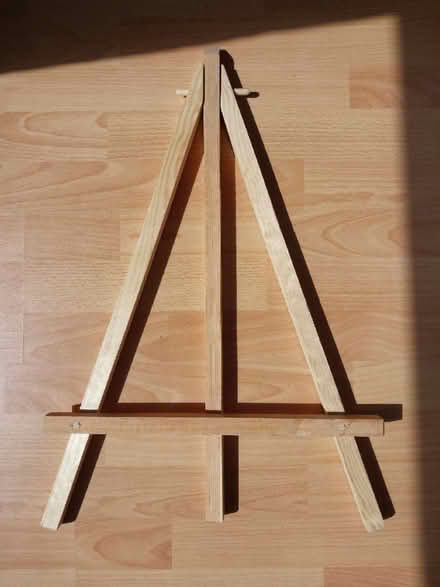 Photo of free Tabletop Easel (Ealing Pitshanger W5) #1