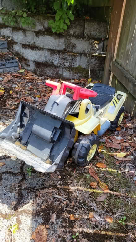 Photo of free Ride On Bulldozer / Excavator (Wedgwood) #1