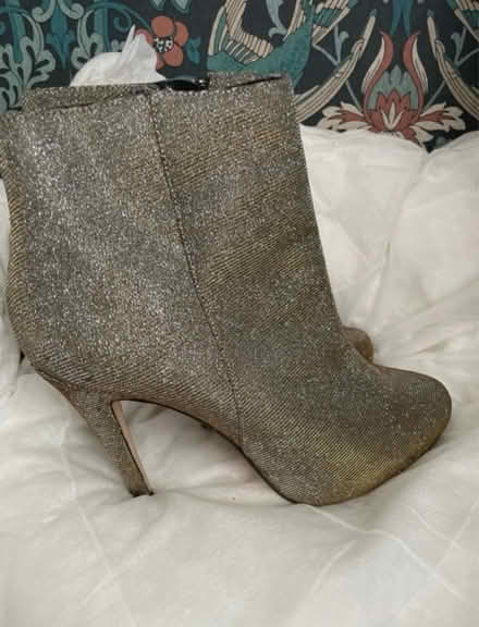 Photo of free Gold Dune Boots Size 7 /40 (New Malden KT3 4) #1