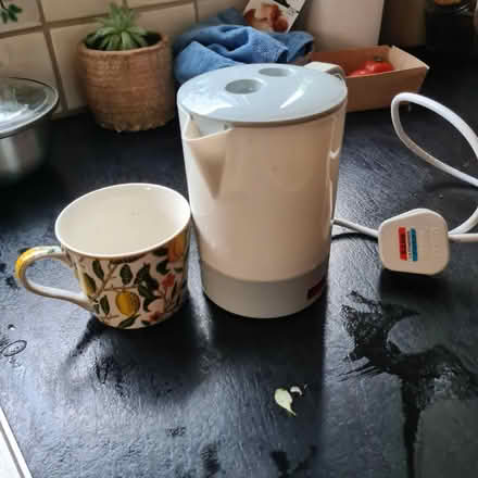 Photo of free Portable kettle (Raynes Park SW20) #2