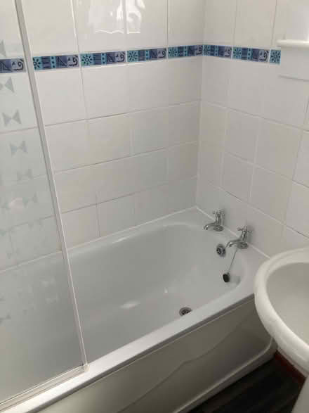 Photo of free Used Bathroom suite (Dyce AB21) #2