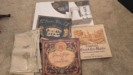 Photo of free Paintings, canvas and decor bundle (Aston S26) #1