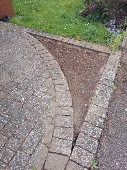 Photo of Weeding membrane and stones (Codicote SG4) #1