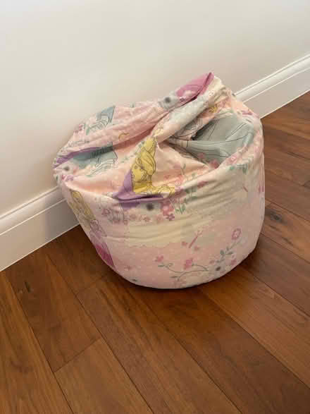 Photo of free Child’s bean bag (DA16) #1
