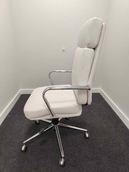 Photo of free White and chrome office chair! (Brentford TW8) #1