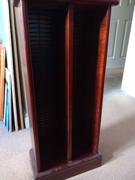 Photo of free cd rack (Bordon) #2