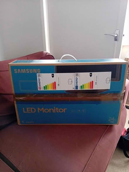 Photo of free Perfectly functioning monitor (SW2) #1