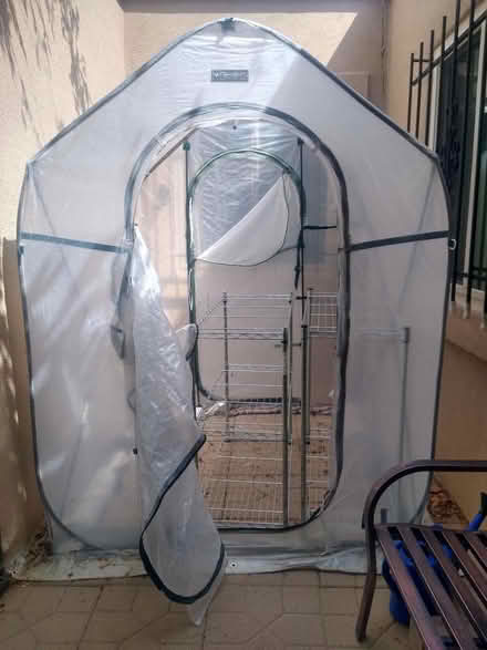 Photo of free Flowerhouse foldable greenhouse (Spain/Juan Tabo) #2