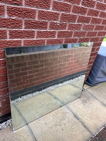 Photo of free Large mirror (Wigston LE18) #2