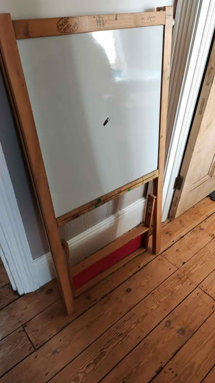 Photo of free White board /chalk board easel (Upper Walthamstow E17) #1