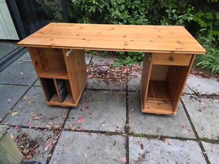Photo of free Desk (Mottingham) #3