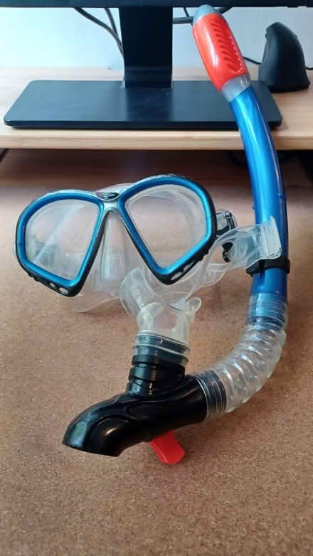 Photo of free Snorkel & mask from middle of Lidl (Stockbridge, Edinburgh EH3) #1