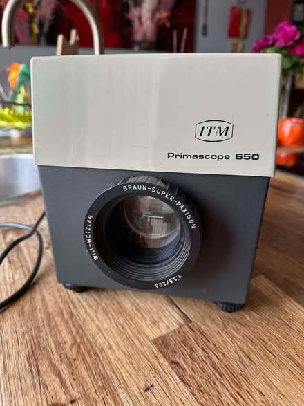 Photo of free Vintage Projector (Fairhaven FY8) #1