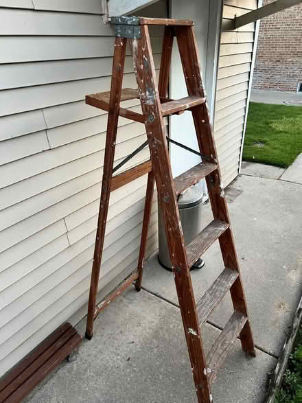 Photo of free 6ft Ladder (Foster & California Ave) #1