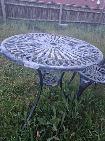 Photo of free Old metal garden table and chairs (Aylesbury HP20) #3