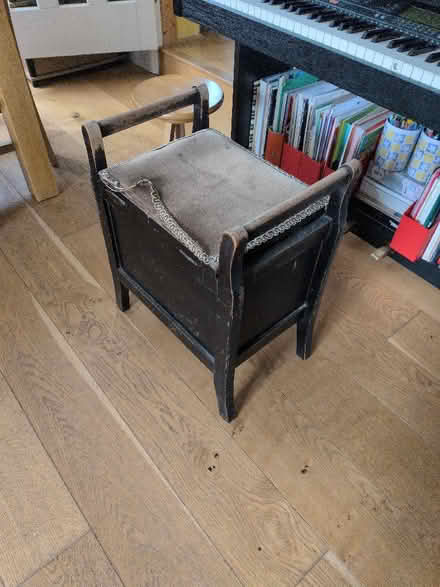Photo of free Piano stool (IP6) #1