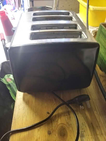 Photo of free Toaster 4 slice (Round Green LU3) #3