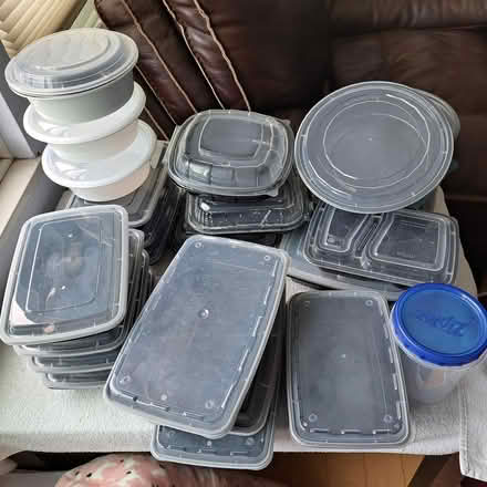 Photo of free clean plastic take-out containers (Allison Park-- Hampton) #1