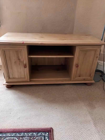 Photo of free TV stand (Croydon Road, Beckenham) #1