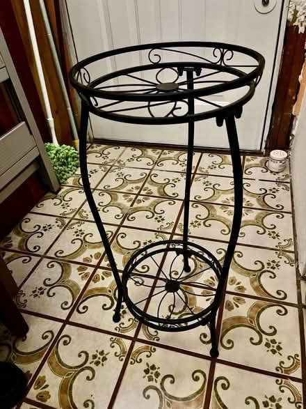 Photo of free Plant stand 26” tall (Mountain View nr train station) #1