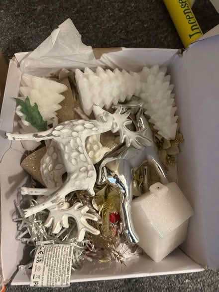 Photo of free candles and garlands (Leytonstone) #1