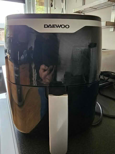 Photo of free Daewoo Air Fryer (Woodley RG5) #1