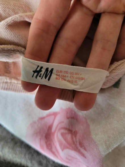 Photo of free Girls sweater, hoodie (Feltham TW13) #4