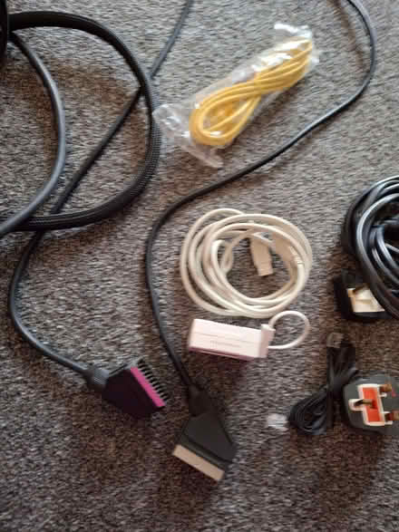 Photo of free Selection of leads (Waterthorpe S20) #4