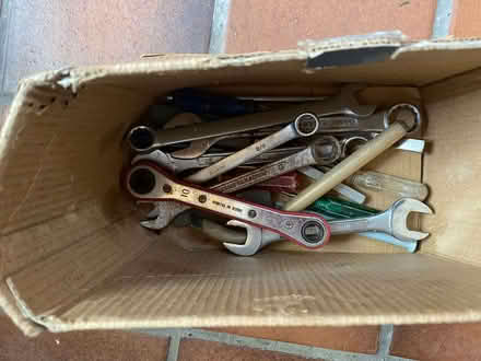 Photo of free box of assorted spanners (Craigie DD4) #1