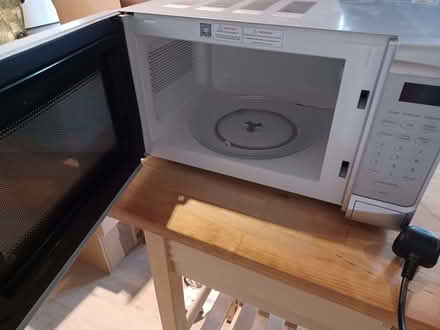 Photo of free 700W Silver Cookworks Microwave (King's Hedges Ward CB4) #2