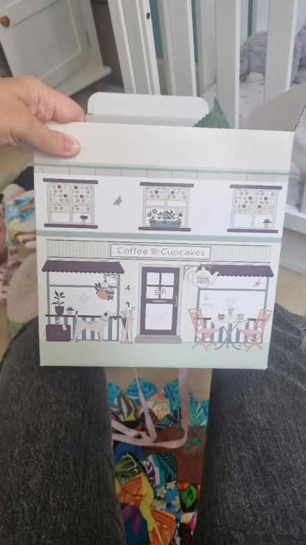 Photo of free Baby blooms fake flower gift set (Blackheath Royal Standard SE3) #3