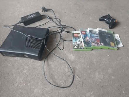 Photo of free Xbox 360 with controller and few games (Cold Harbour OX1) #1