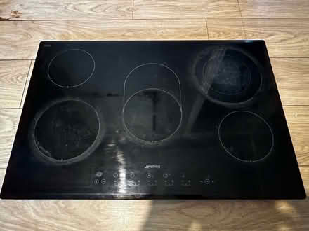 Photo of free 5 zone ceramic hob - SMEG (Benllech LL74) #1