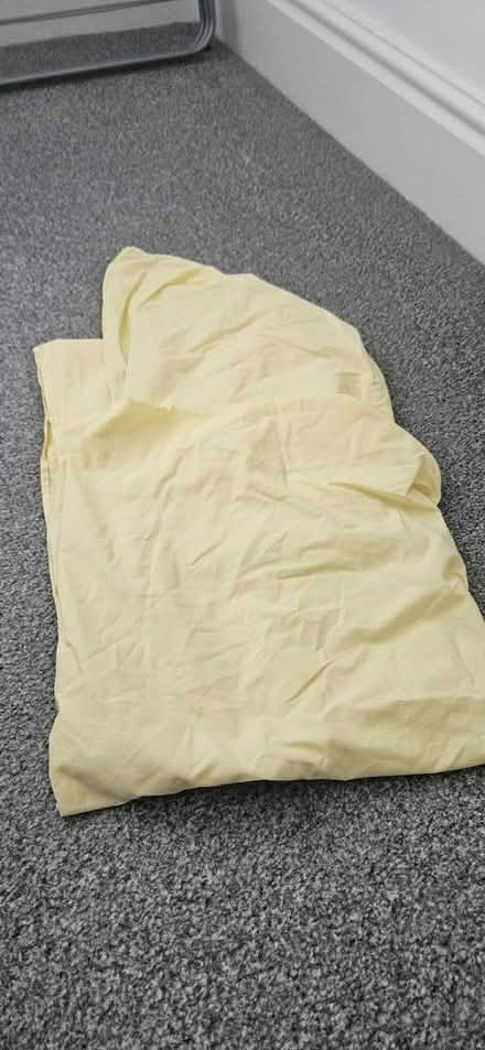 Photo of free Yellow Fitted Double sheet (Morley LS27) #1