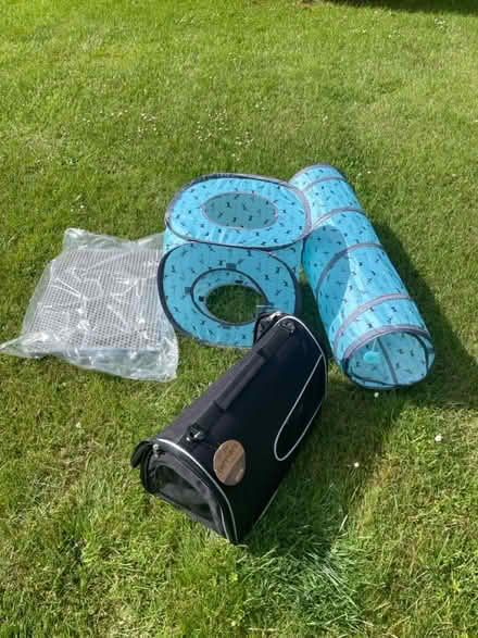 Photo of free Cat items- to all go together (SS11 Wickford) #1