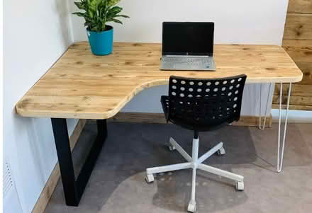 Photo of Corner desk (Isleworth TW7) #1