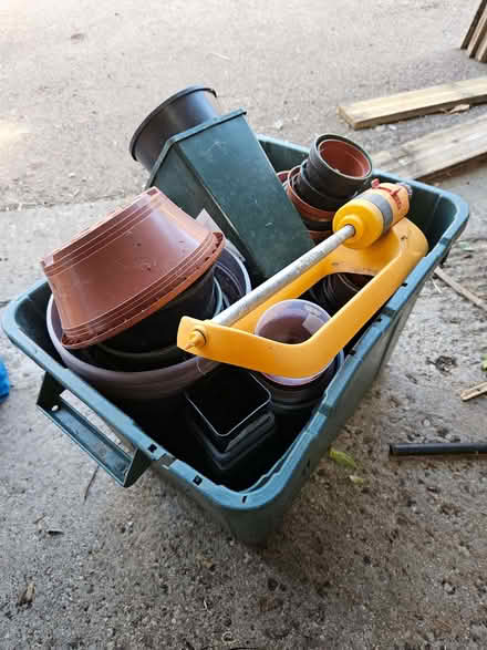 Photo of free Plastic pots and sprinkler (Pipehouse) #1