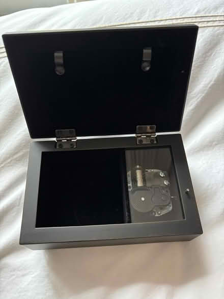 Photo of free Music box (Bridgeport, Kitchener) #2