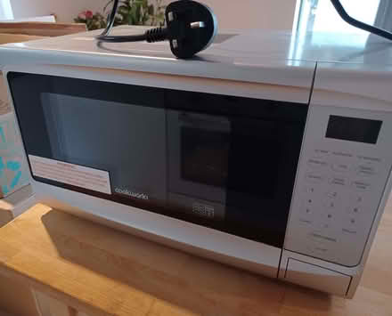 Photo of free 700W Silver Cookworks Microwave (King's Hedges Ward CB4) #1